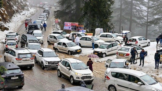 Himachal Pradesh: বর্ষায় বিপর্যস্ত হিমাচল, মৃত বেড়ে ৫৬, ক্ষয়ক্ষতির পরিমাণ বিপুল 