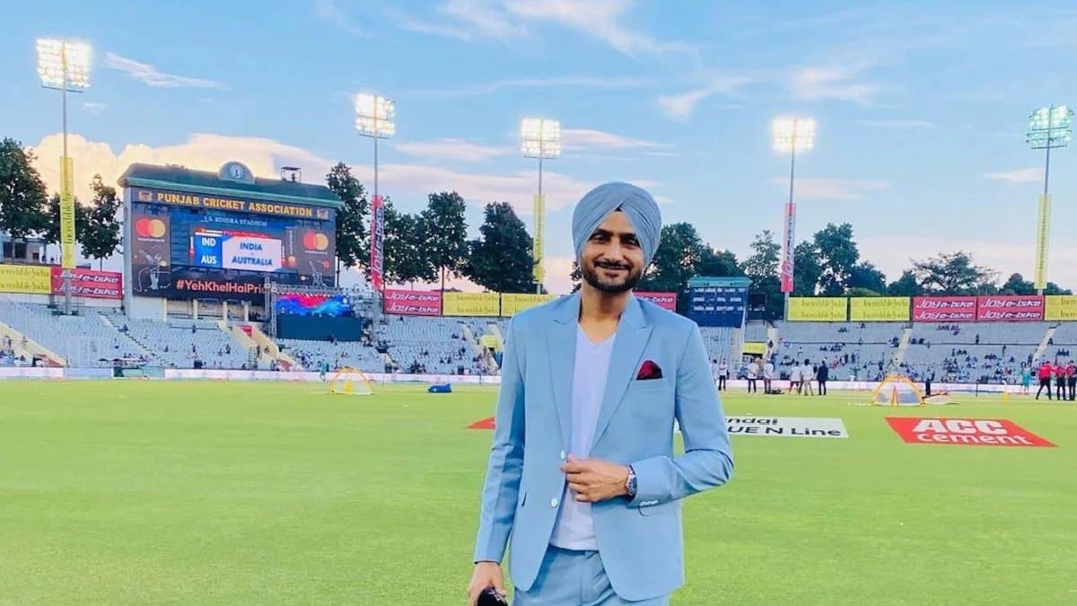 Harbhajan Singh Blunt Reality Check To England Great Over 3-1 Series Prediction At Start