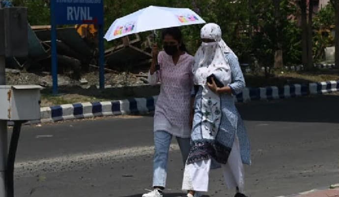 Weather: ‌তীব্র গরমের মধ্যে স্বস্তির বৃষ্টির বার্তা, তাপমাত্রা কমবে?‌