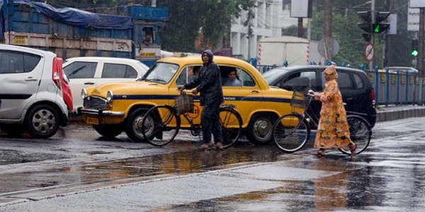 Cyclone remal kolkata police share helpline number