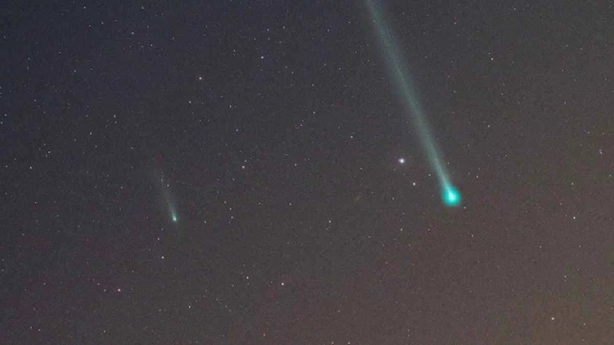 Reunion of two comets to side by side across the night sky
