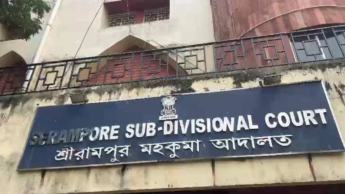 Family of girl Protest in Court After Three Months Without Justice