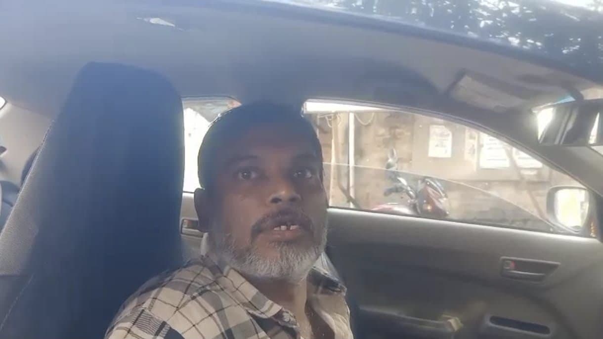 Hooghly Drunk Man Drives Car Collided In School Gate