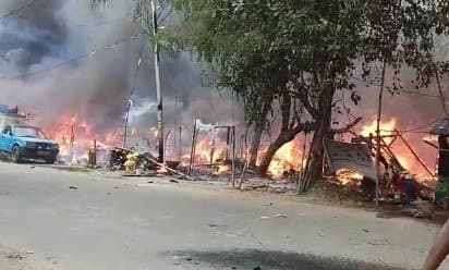 Massive fire breaks out in anandapur slam 
