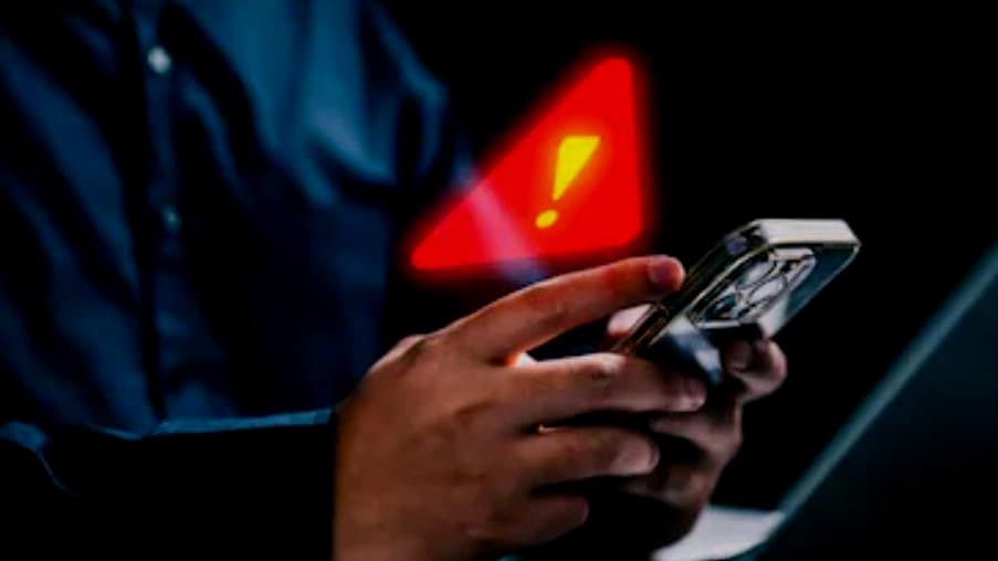 This Old Mans Young Girlfriend Kept Sending Him QR Codes And He Never Suspected A Thing 