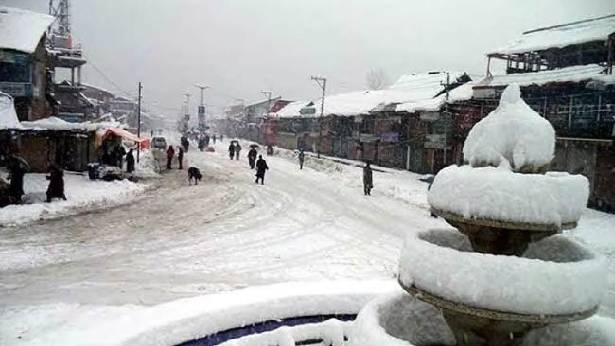 Roads closed all flights to Srinagar cancelled amid heavy snowfall in Kashmir gnr