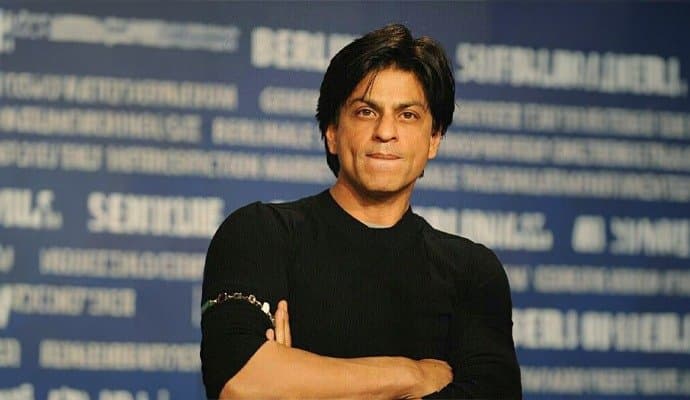 Shah Rukh Khan: ছবিশিকারিদের দেখলেই কেন মুখ লুকিয়ে ফেলেন শাহরুখ? কোন বিশেষ ঘটনার পর থেকে তাঁদের উপর বিরক্ত 'কিং খান'?