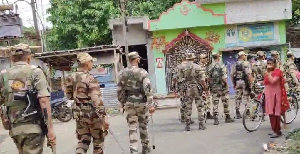 Bomb : বোমাবাজিকে কেন্দ্র করে উত্তপ্ত বহরমপুর থানা এলাকা 