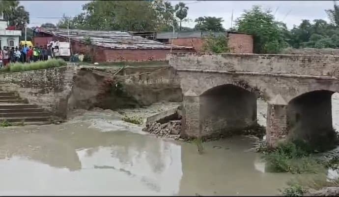 Bihar:‌ সেতু ভেঙে পড়ার ঘটনায় ১৬ ইঞ্জিনিয়ারকে সাসপেন্ড করল বিহার প্রশাসন 