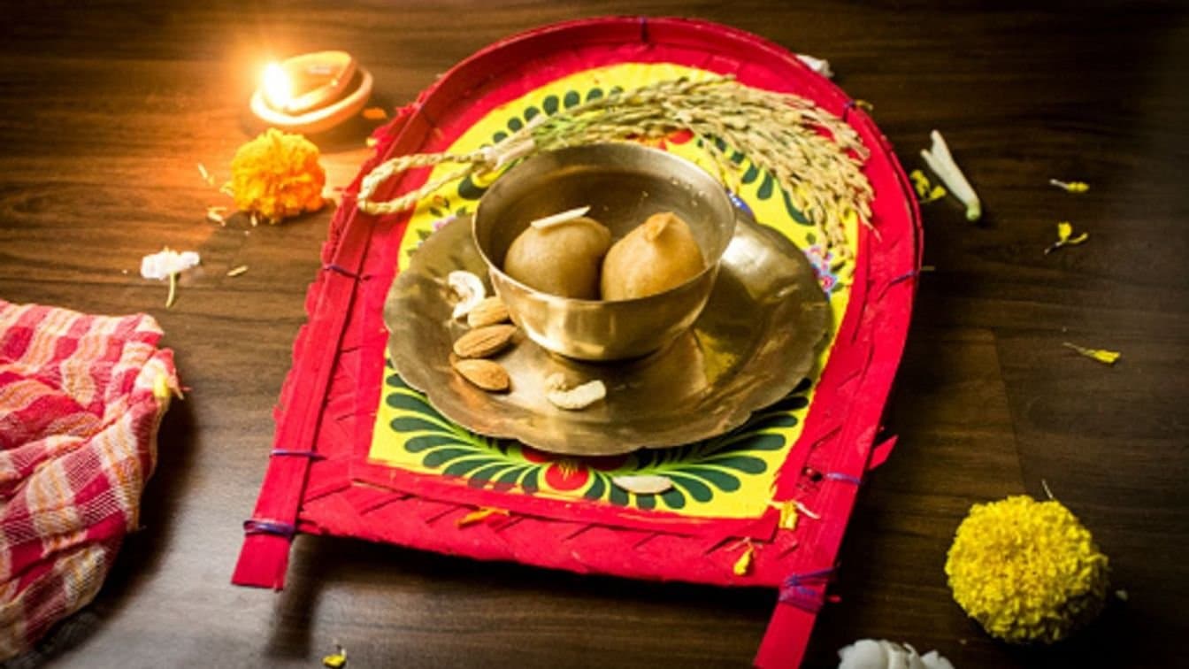 Poila Baishak 15 April 2025 Daily Horoscope these four Zodiac Signs will get good luck on Bengali New Year 