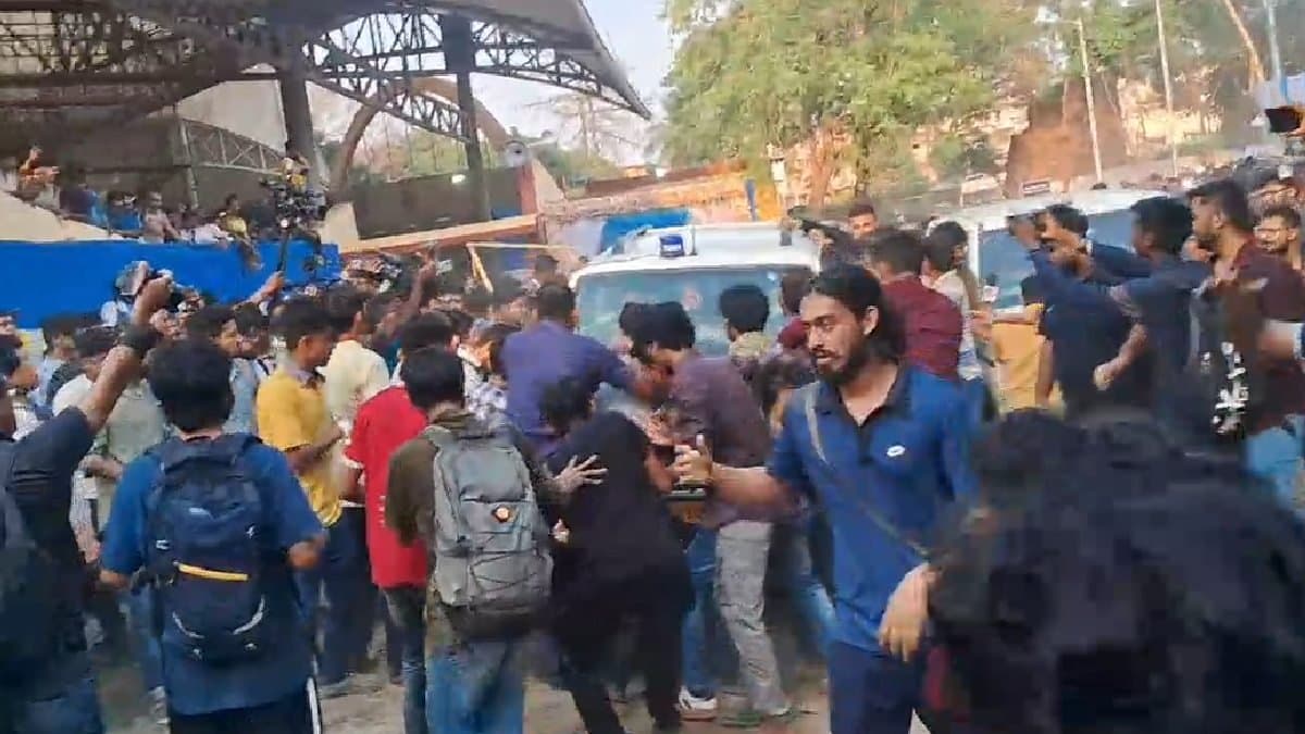 Huge Protests and sloganning aj Jadavpur University against Bratya Basu minister Professor injured