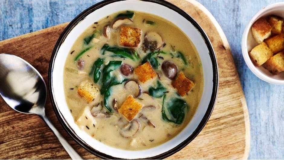 This delicious Spinach Mushroom Soup helps to lose weight quickly know the recipe