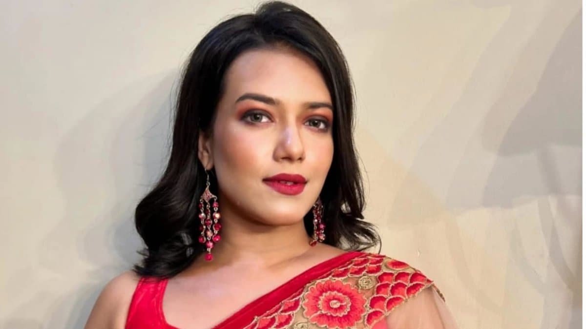 Actress Ayendri Roy going to do a hindi project for the first time