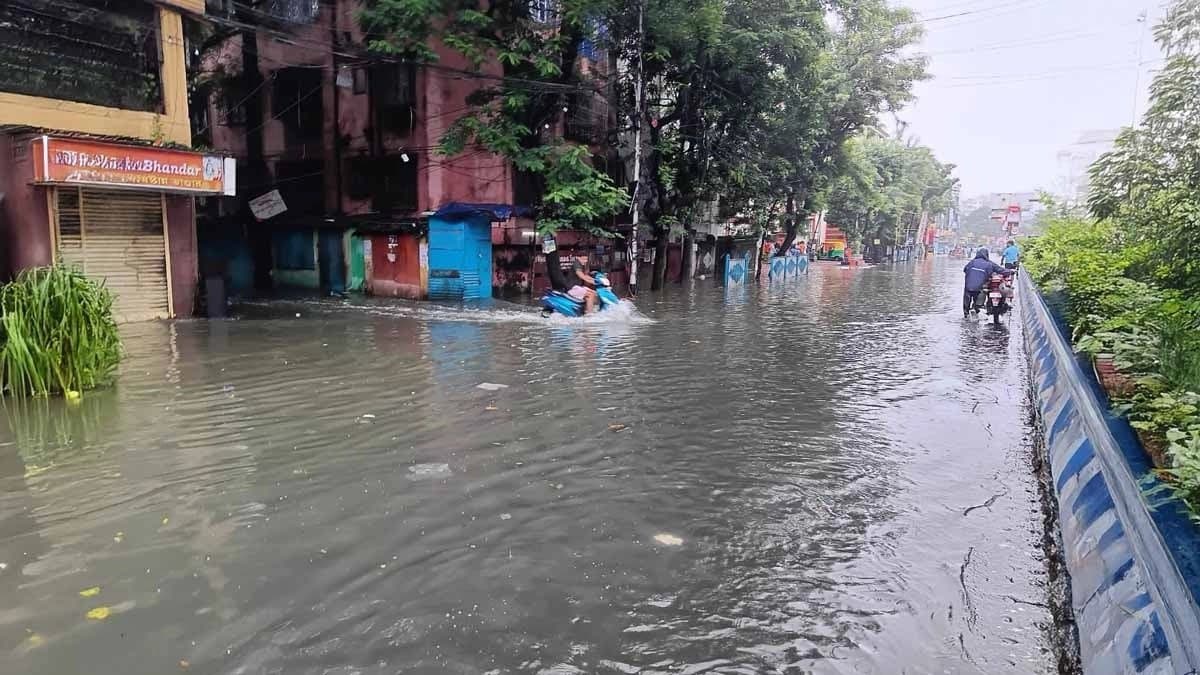 After Extremely Heavy Rain Nine Electrocuted to Death in Kolkata 