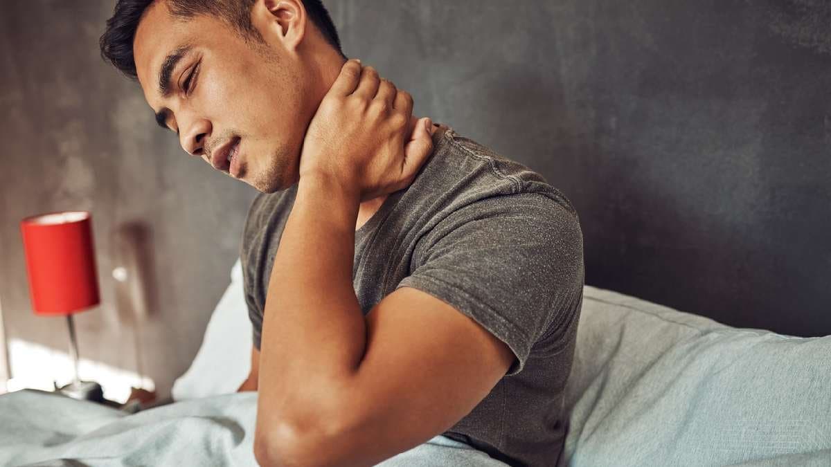 Wrong sleeping posture and mattress are among top reasons of back pain in the morning