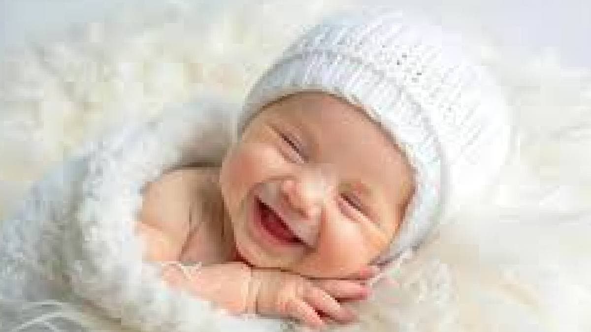 জানেন কেন বাবারা চান তাঁদের প্রথম সন্তান মেয়ে হোক? 