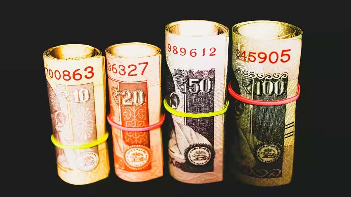 SIP of RS 3000 or one-time investment of rupees three lakh where will the return be higher in 30 years 