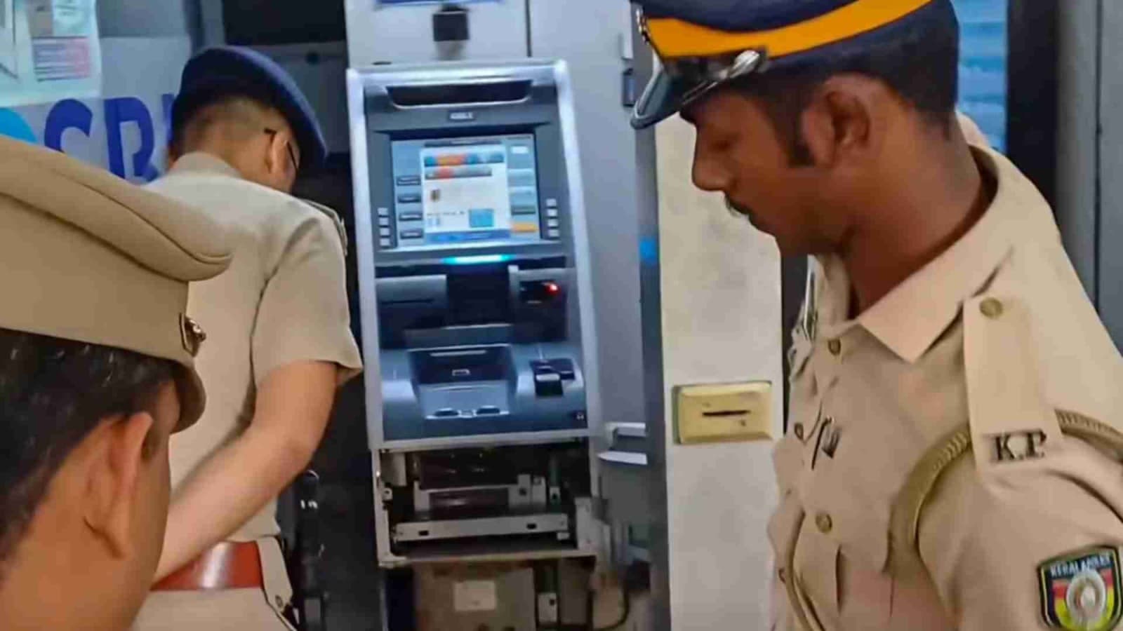 Five member gang robs three ATM gnr