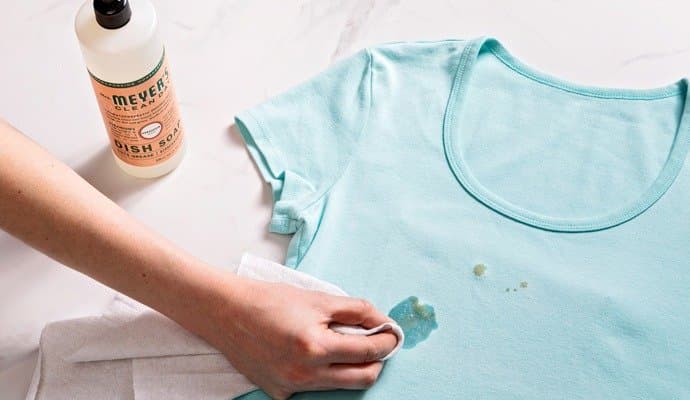 How to remove stains from your white and light coloured dress lif