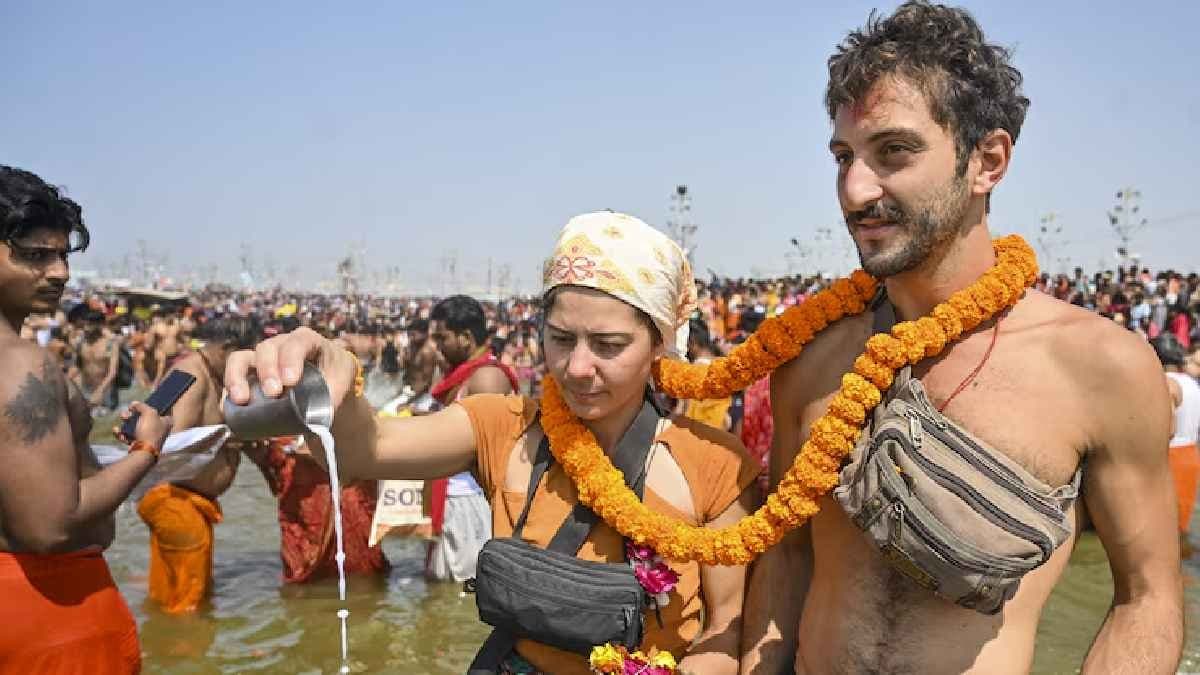 Maha Kumbh 2025: 3 million foreigners making good memory 