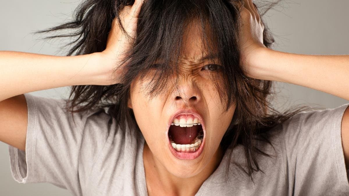 excessive use of mobile smartphone can cause several mental health issues says survey