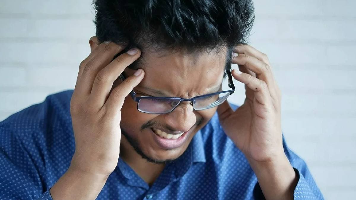 Headache migraine home remedy with ice water