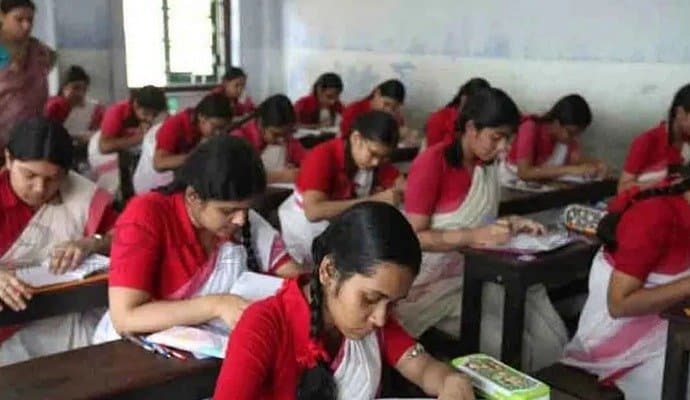 নতুন পাঠ্যক্রমে উচ্চমাধ্যমিক, চালু হচ্ছে সেমেস্টার পদ্ধতি