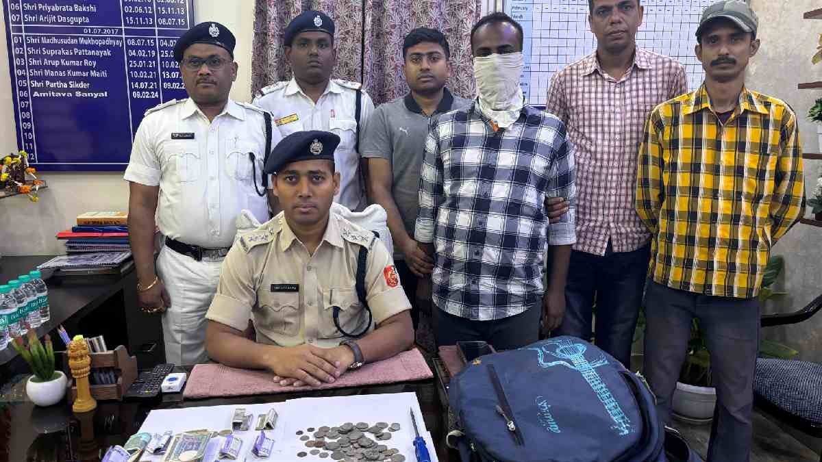 Theft took place at two temples of Konnagar Bata More