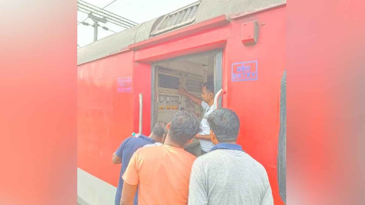 Smoke noticed at Uttarbanga Express