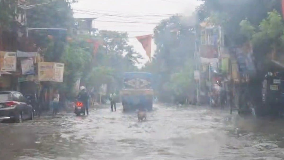 IMD Weather Update waterlogging across Kolkata due to Heavy  Rainfall Today