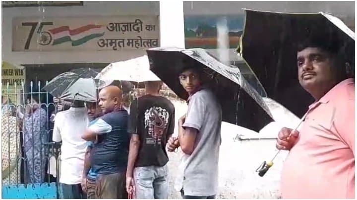 Weather Update: পঞ্চম দফা ভোট চলাকালীন জেলায় জেলায় বৃষ্টি 