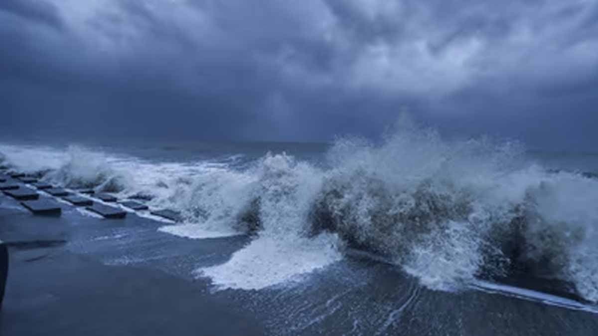IMD Weather Update Deep Depression Over sea Extremely Heavy Rainfall Alert in South Bengal 