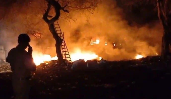 Massive Fire:‌ দিল্লির কাশ্মীরি গেট মেট্রো পুলিশ স্টেশনে অগ্নিকাণ্ড, পুড়ে ছাই বহু নথি 
