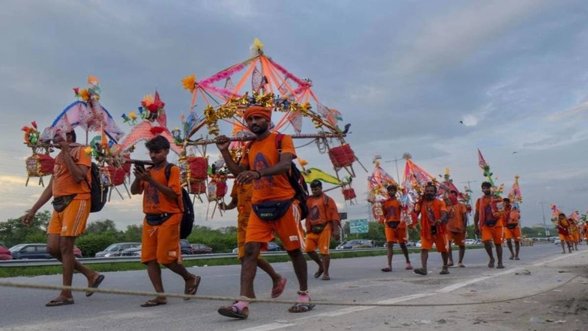 Ruckus in UP while kanwarias involved in hooliganism