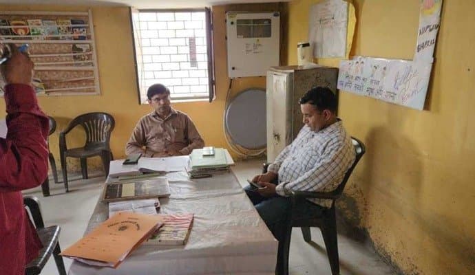 Teacher Suspended: স্কুলে বসে ক্যান্ডি ক্রাশ খেলায় মগ্ন শিক্ষক, সাসপেন্ড করল শিক্ষা দপ্তর 