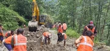 Sikkim: সিকিমে আটকে থাকা পর্যটকদের উদ্ধারকাজ শুরু 