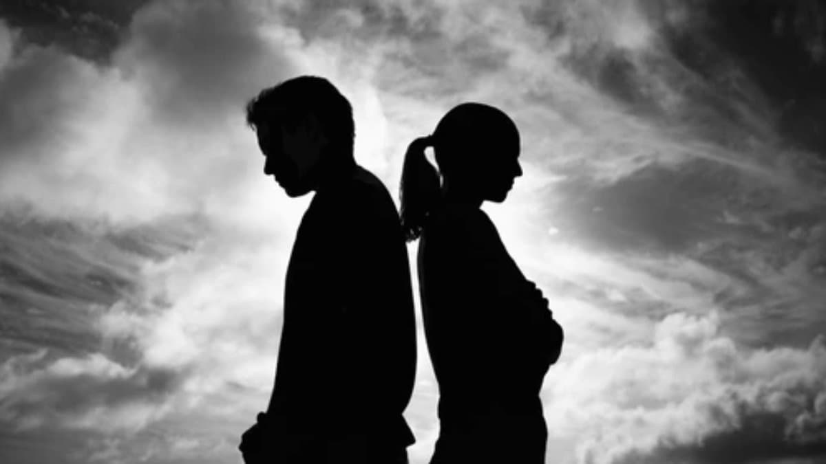 This Indian star cricketer and his wife unfollowed each other on social media, sparked divorce rumours gnr