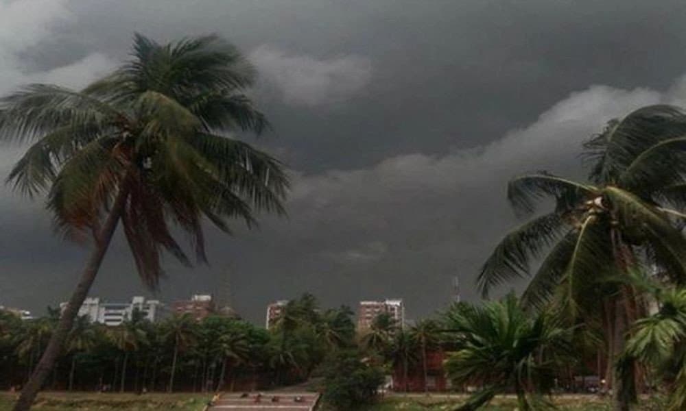 Weather Update: তাপপ্রবাহ থেকে সাময়িক রেহাই, দক্ষিণবঙ্গের ৬ জেলায় কালবৈশাখীর সতর্কতা 