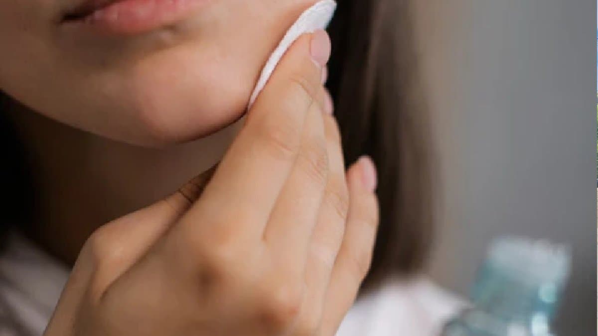 Wipe everything off until you Woman forced to wipe off makeup at airport know the reason