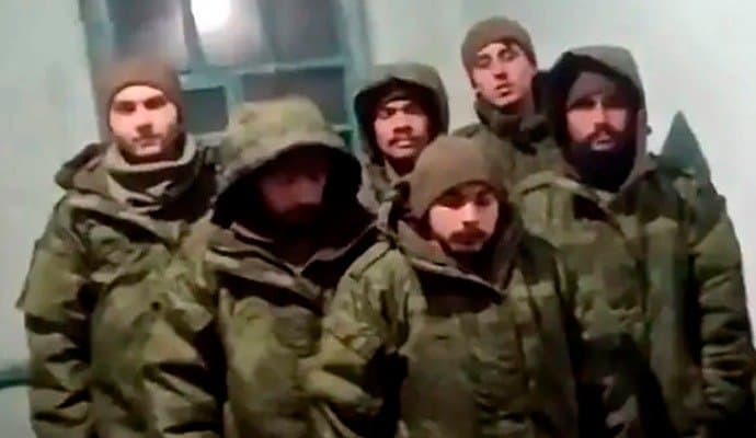 Ukraine War:‌ রাশিয়ায় ঘুরতে গিয়ে বিপত্তি, সাত ভারতীয়কে ধরে বেঁধে যুদ্ধক্ষেত্রে পাঠিয়ে দিল রাশিয়া