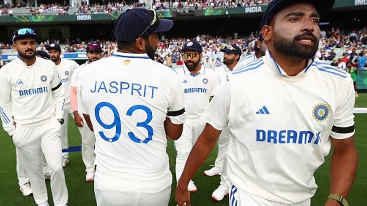Why are Rohit Sharma, Virat Kohli and other Team India players wearing black armbands on Day 2 of Boxing Day Test? spt