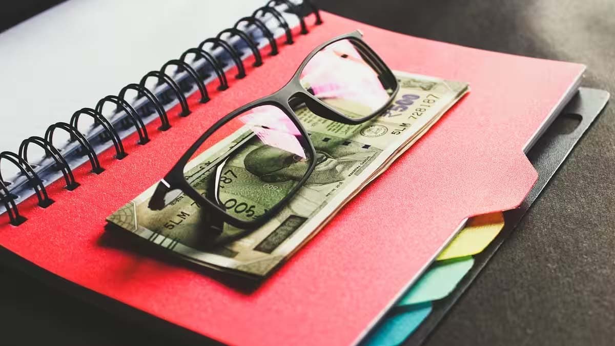 How much return will you get if you deposit Rs 10000 20000 and 30000 every month in SIP for 10 20 30 years