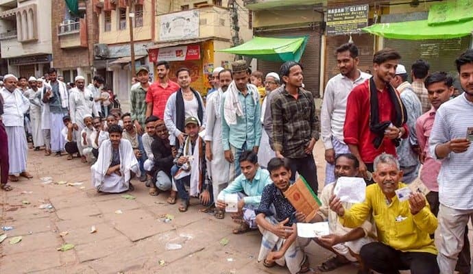 Assembly Bypolls: বাংলার ৪ কেন্দ্রে উপনির্বাচন শুরু, পায়রাডাঙায় বিজেপি কর্মীর বাড়িতে হামলার অভিযোগ 