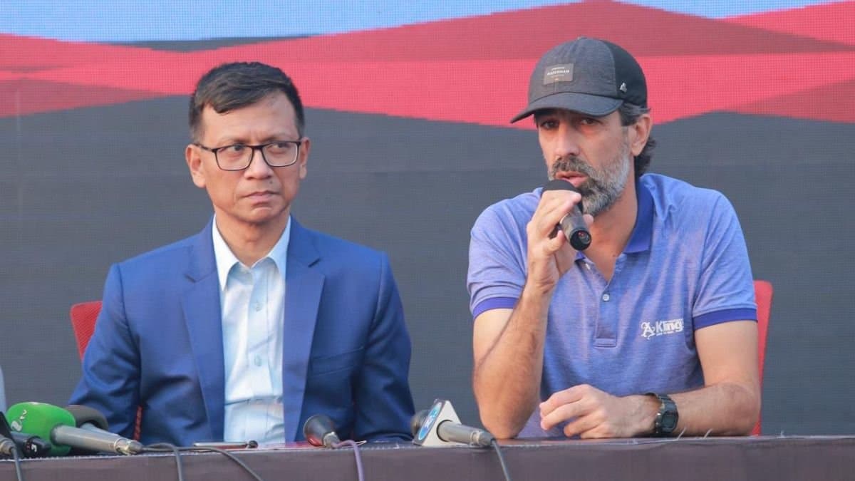 Basundhara kings president Imrul Hasan wishes luck to East Bengal's new coach Oscar Bruzon spt 