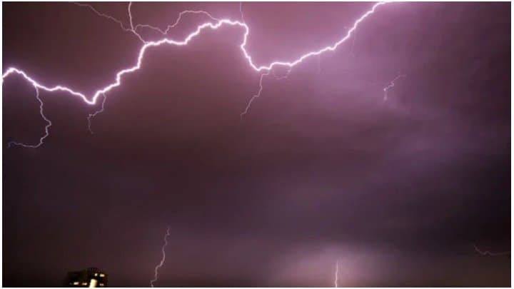 UP: উত্তরপ্রদেশে বজ্রাঘাতে মৃত ৪, আর্থিক ক্ষতিপূরণের ঘোষণা মুখ্যমন্ত্রীর