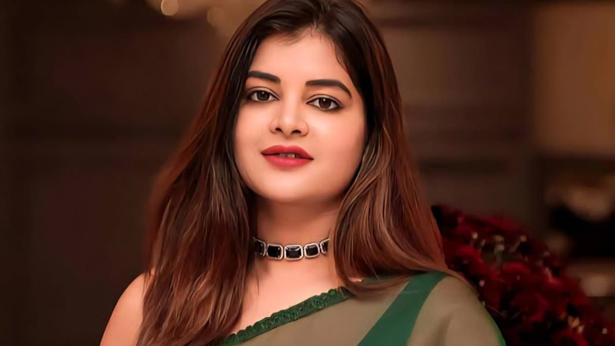 কয়েক মাস পরই প্রেমিকের সঙ্গে বিয়ের পিঁড়িতে বসবেন, ধারাবাহিকের শুটিং সামলে বিয়ের প্রস্তুতি কেমন মধুমিতা সরকারের? 