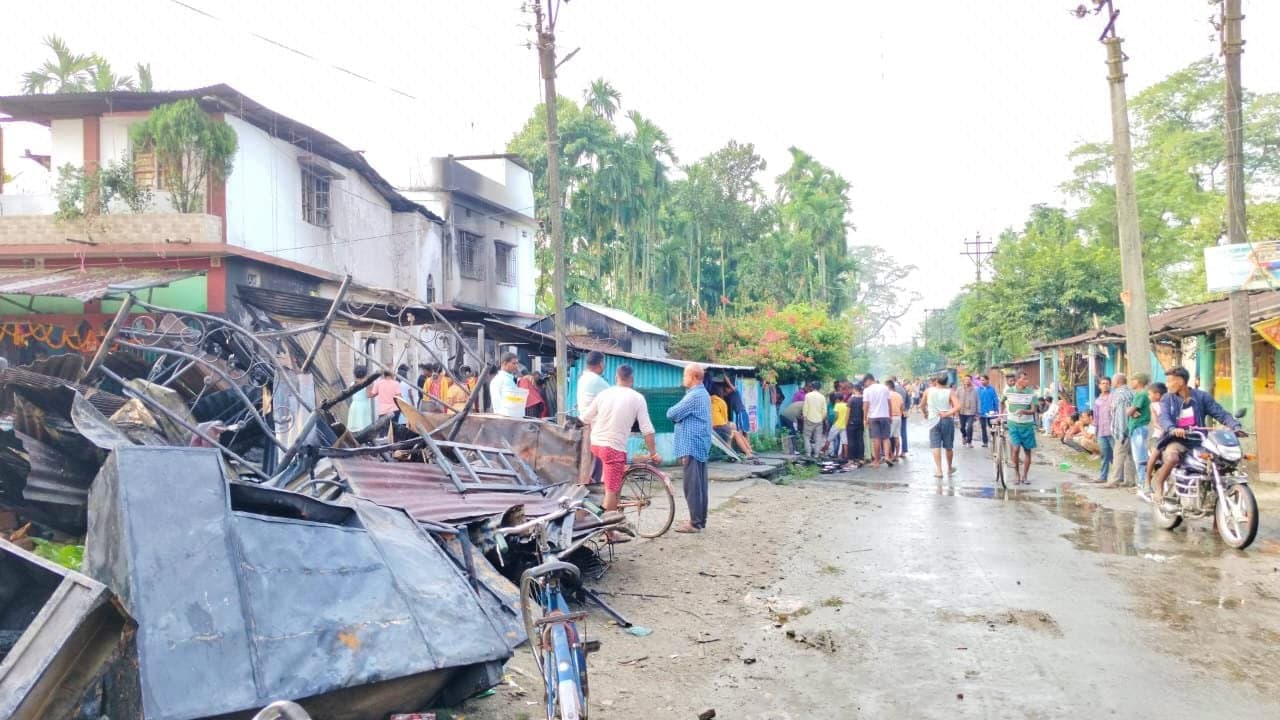 টুনি দিয়ে সাজানো বাড়ি, চলছিল দীপাবলি উদযাপন, মুহূর্তে সব শেষ, কী ঘটল জানুন 