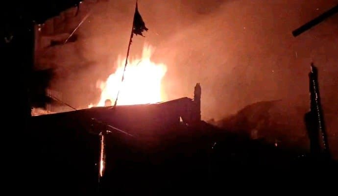 Tripura: আগরতলার বটতলা বাজারে রহস্যময় আগুন, পুড়ে ছাই শতাধিক দোকান