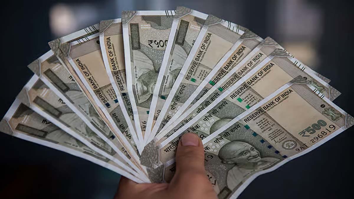 One-time investment of Rs 10 and 15 lakhs Where will you get higher returns SBI PNB or Bank of Baroda