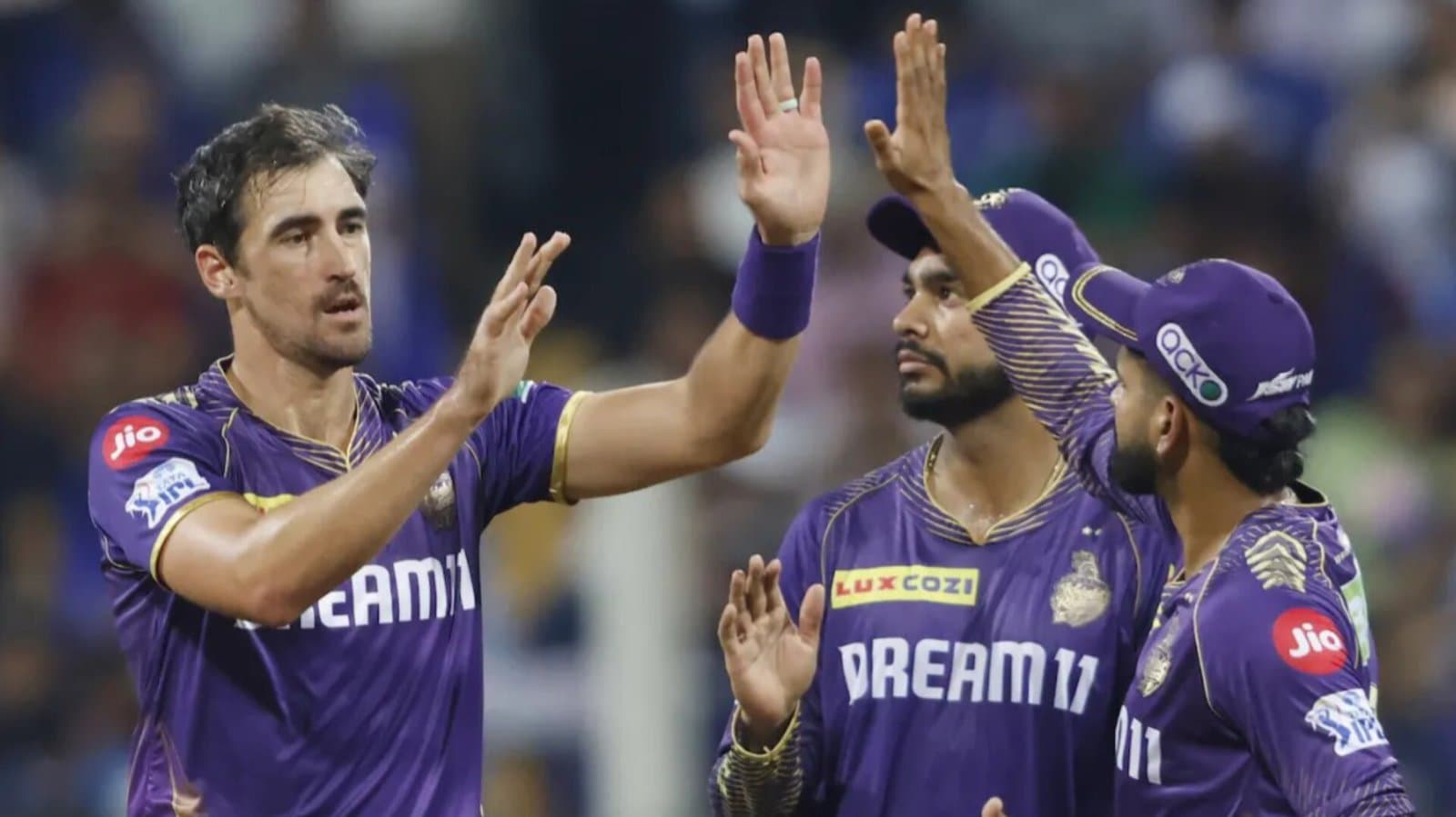 KKR-Mumbai: ছন্দে ফিরলেন স্টার্ক, ১২ বছর পর ওয়াংখেড়েতে মুম্বইকে হারাল কেকেআর